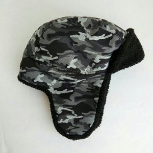 Swiss Tech black camo trapper hat